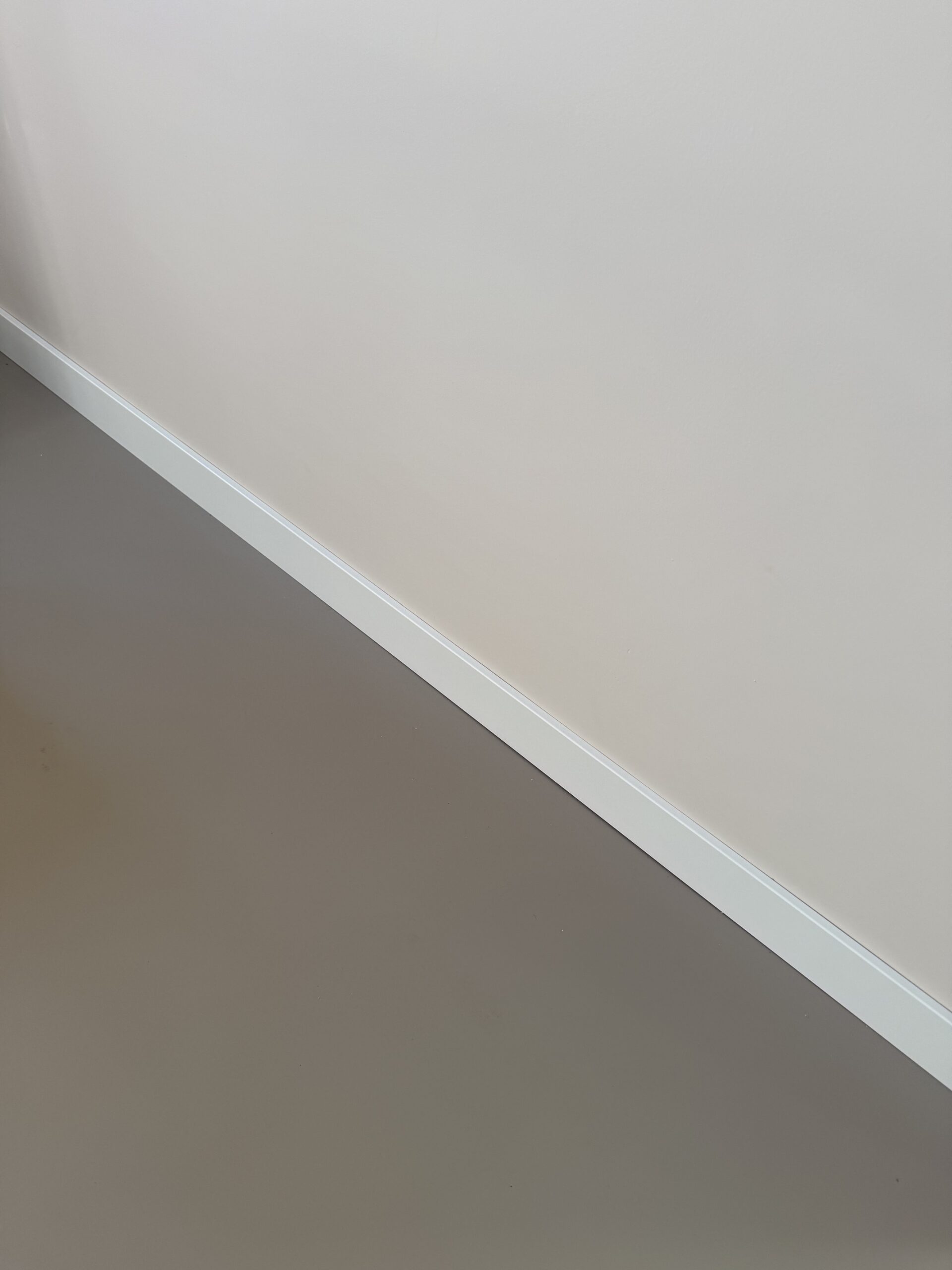 De Vloermeesters, specialist in lavasteen gietvloeren, PU gietvloeren, pvc gietvloeren, egaliseren en vloerverwarming